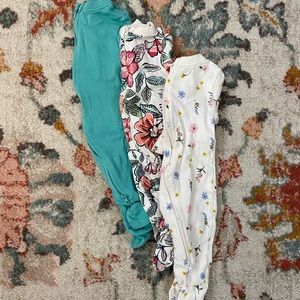Old Navy Footed Pajamas Size 3 Months